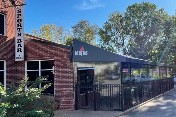 Clear vinyl panels around restaurant patio